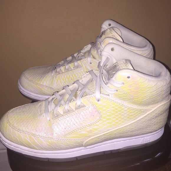 Jordan Retro 2’s Python Prm - Picture 1 of 3